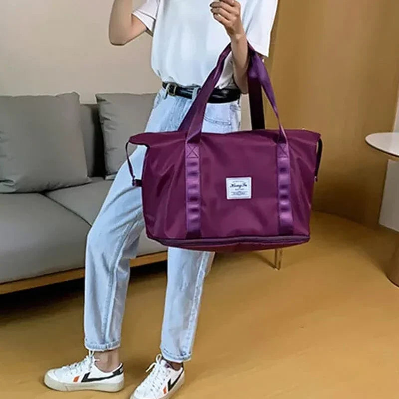 High capacity double layer suitcase for wet separation