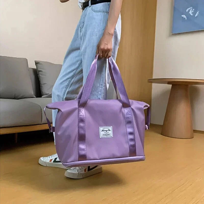 High capacity double layer suitcase for wet separation