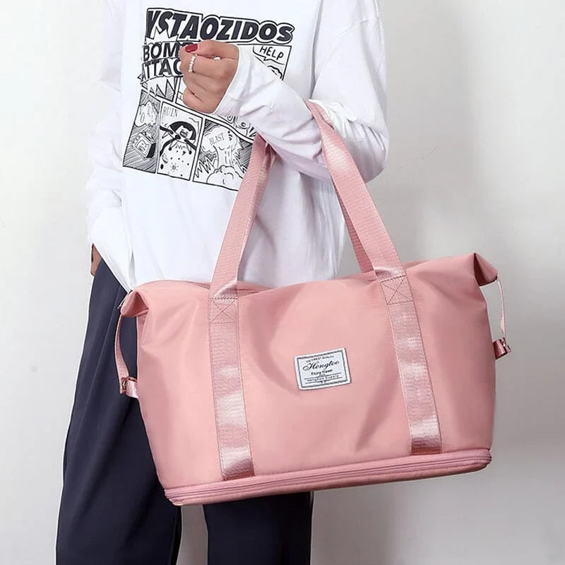 High capacity double layer suitcase for wet separation